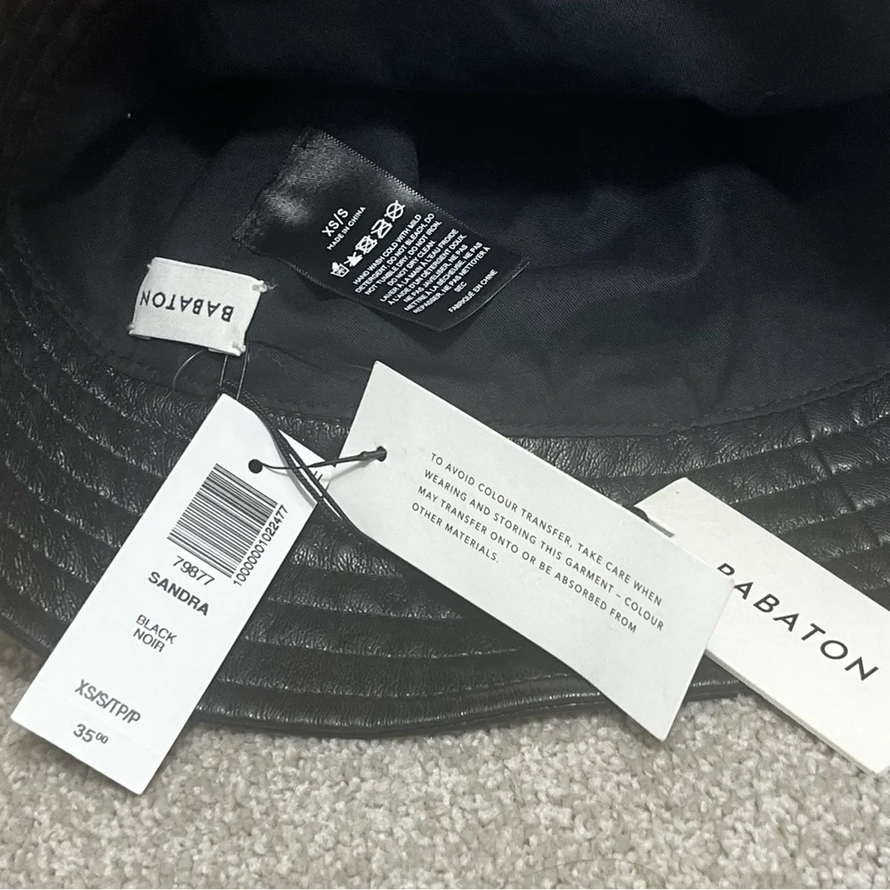 NWT Aritzia Babaton Sandra Bucket Hat size XS/S